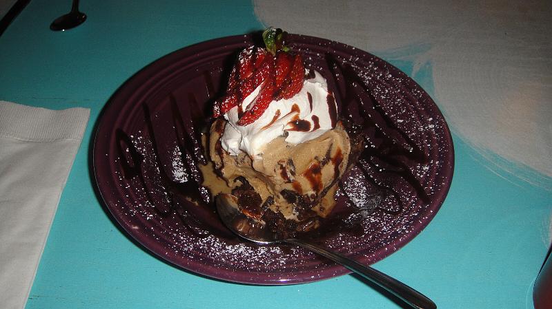 DSC00110.JPG - Man this dessert was good.  Brownie with coffee ice cream (dark chocolate chunks mixed in). YUMMY!